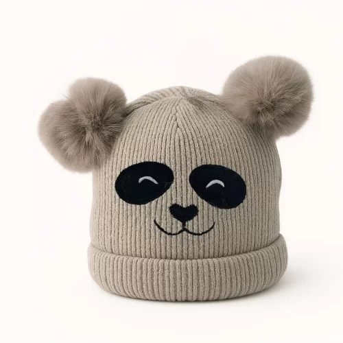 Gorro con dos pompones de piel panda